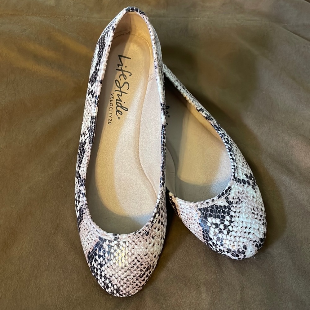 LifeStride shoes,snakeskin print, size 7.5